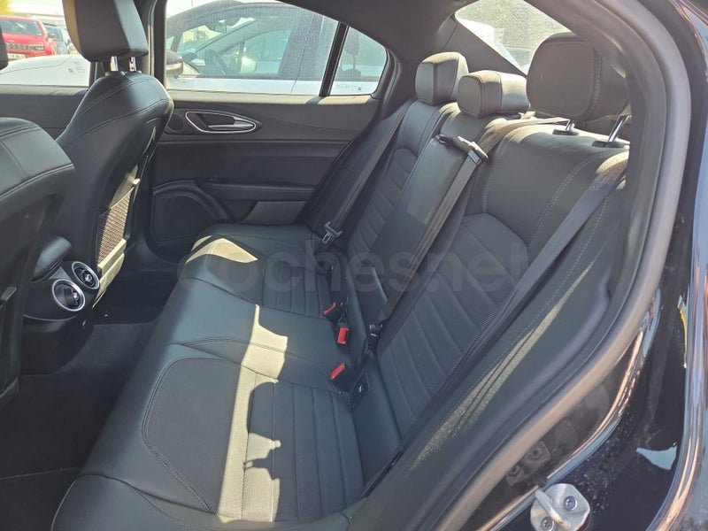 Alfa Romeo Giulia 2023 — photo 4