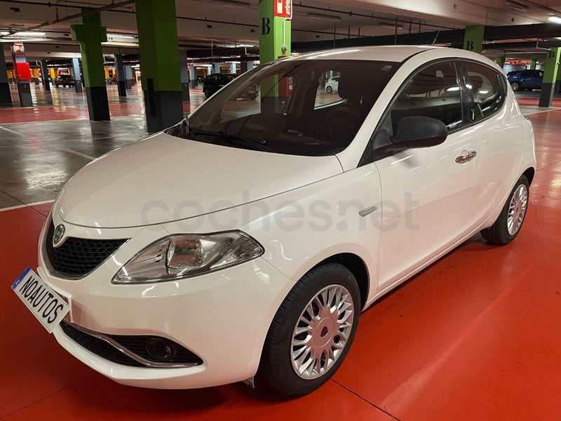 Lancia Ypsilon 2016 — photo 2