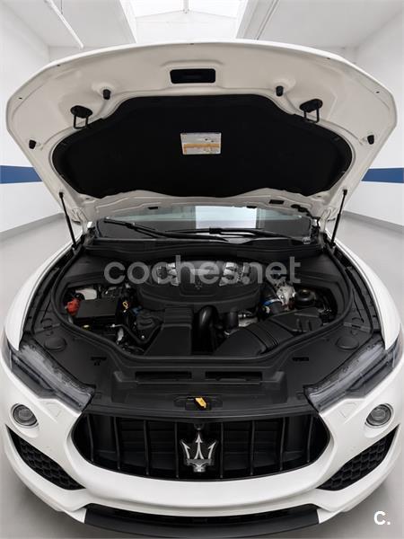 Maserati Levante 2017 — photo 5
