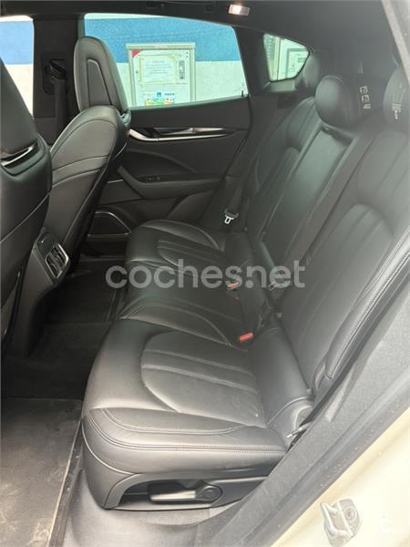 Maserati Levante 2017 — photo 8