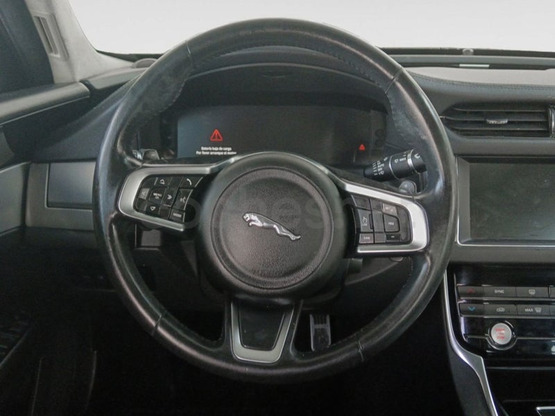 Jaguar Xf 2020 — photo 8