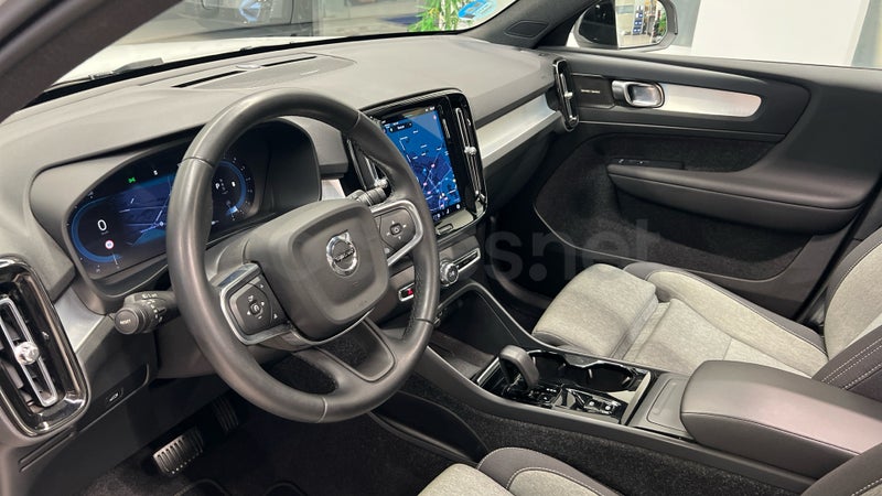Volvo Xc40 2025 — photo 8