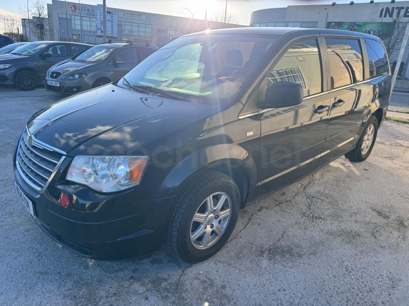 Chrysler Grand Voyager 2010 — photo 2