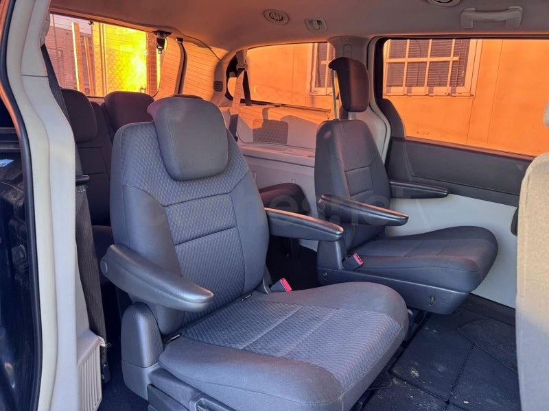 Chrysler Grand Voyager 2010 — photo 8