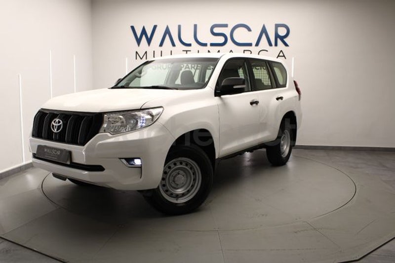 Toyota Land Cruiser 2022 — photo 2
