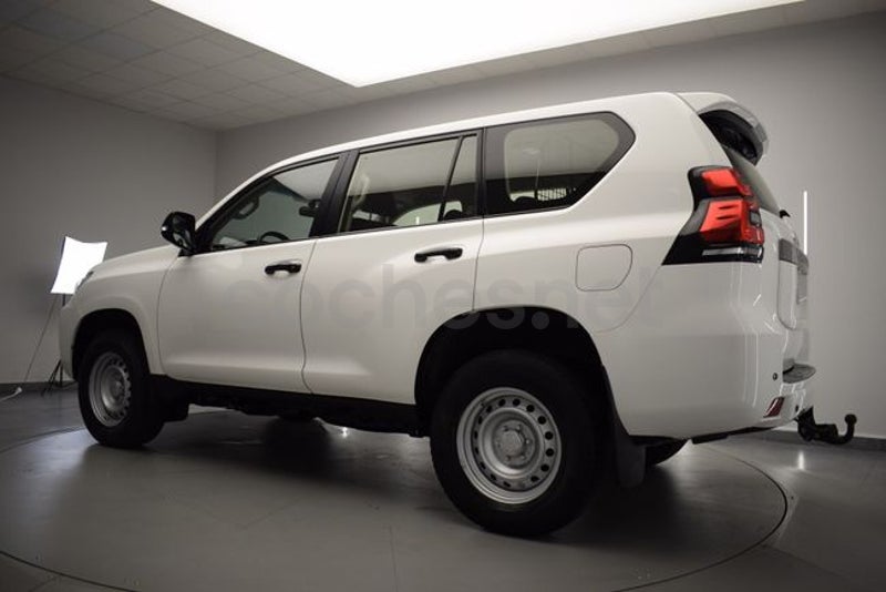 Toyota Land Cruiser 2022 — photo 6