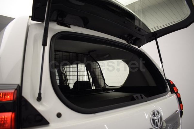 Toyota Land Cruiser 2022 — photo 7
