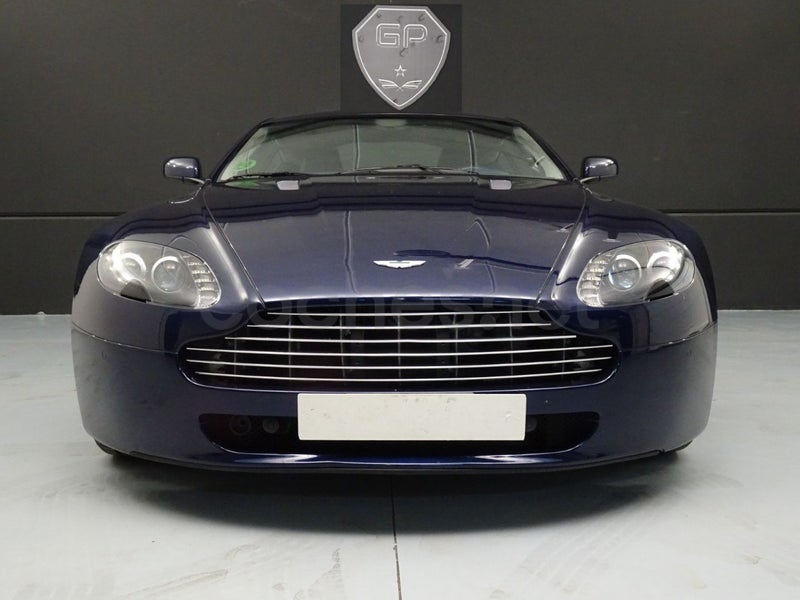 Aston Martin Vantage V8 2010 — photo 3