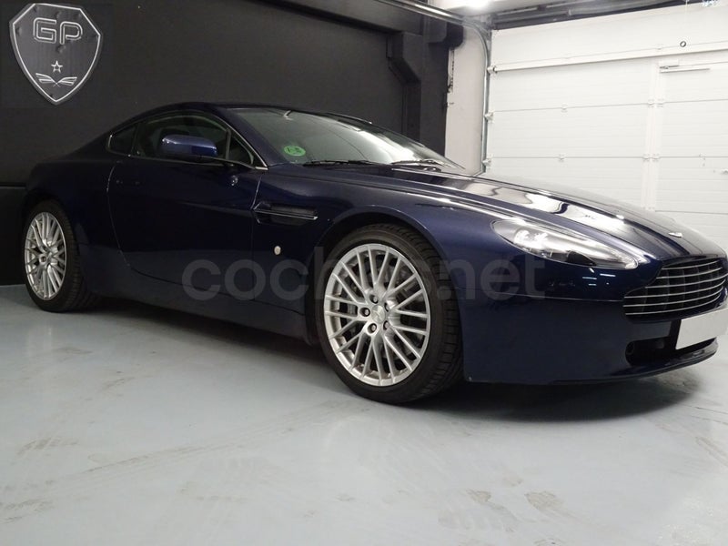 Aston Martin Vantage V8 2010 — photo 4