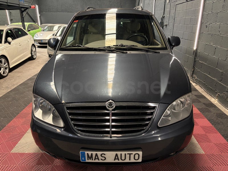 Ssangyong Rodius 2012 — photo 5