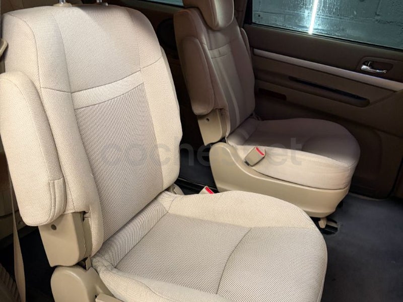 Ssangyong Rodius 2012 — photo 8