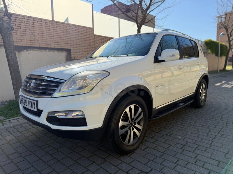 Ssangyong Rexton 2014 — photo 3