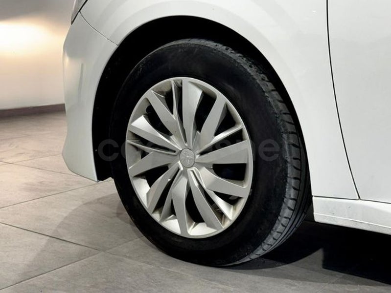 Peugeot 208 2022 — photo 4