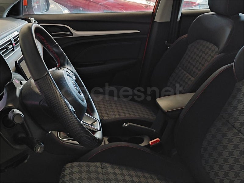 Mg Zs 2025 — photo 6