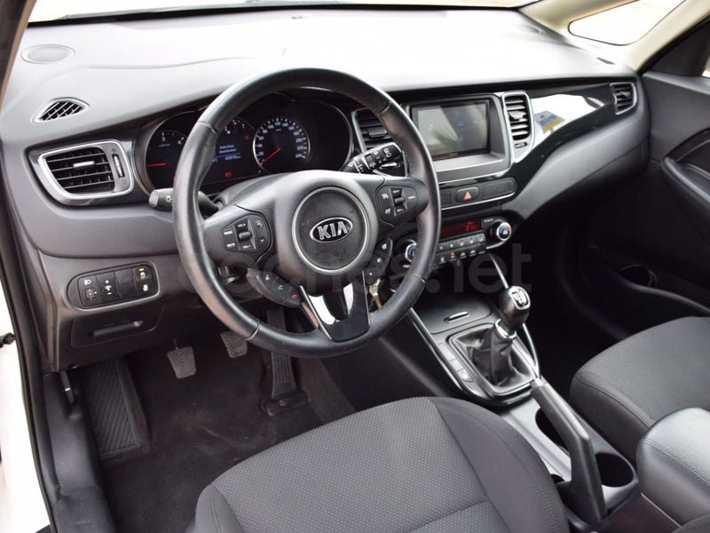 Kia Carens 2016 — photo 7