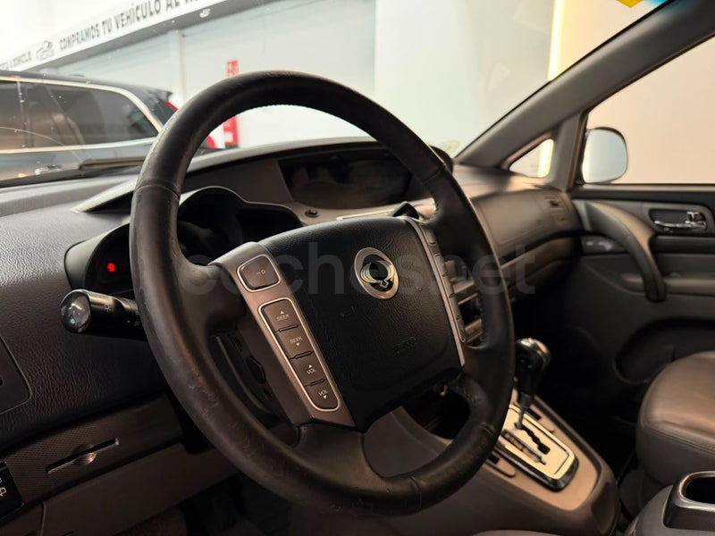 Ssangyong Rodius 2014 — photo 8