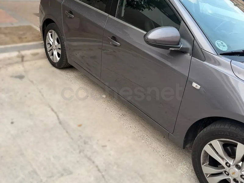 Chevrolet Cruze 2013 — photo 2