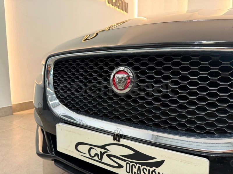 Jaguar Xe 2017 — photo 6