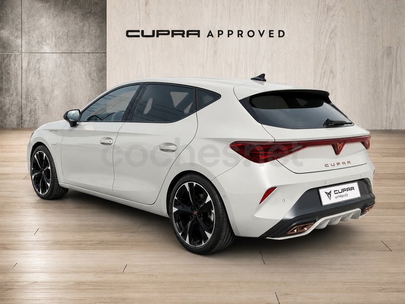 Cupra León 2025 — photo 2