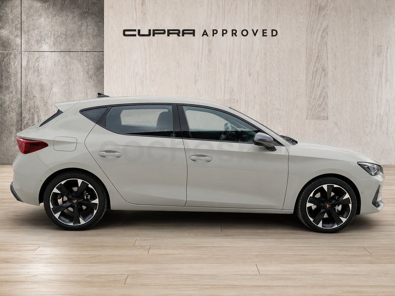 Cupra León 2025 — photo 3