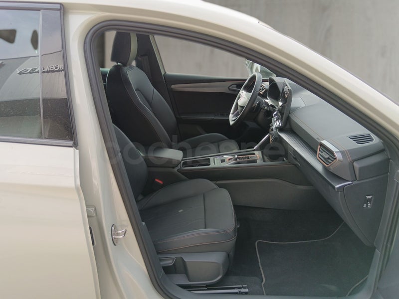 Cupra León 2025 — photo 5