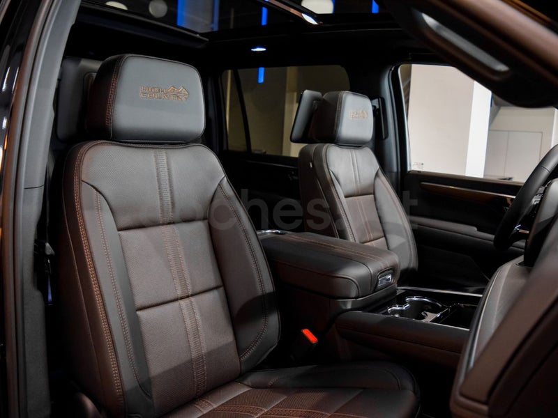 Chevrolet Suburban 6.2 V8 High Country 2026 — photo 8
