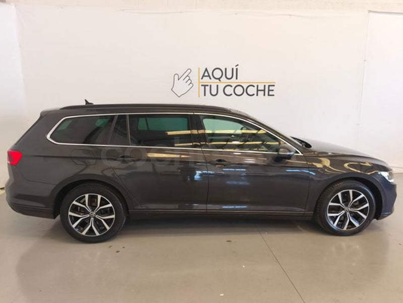 Volkswagen Passat 2022 — photo 3