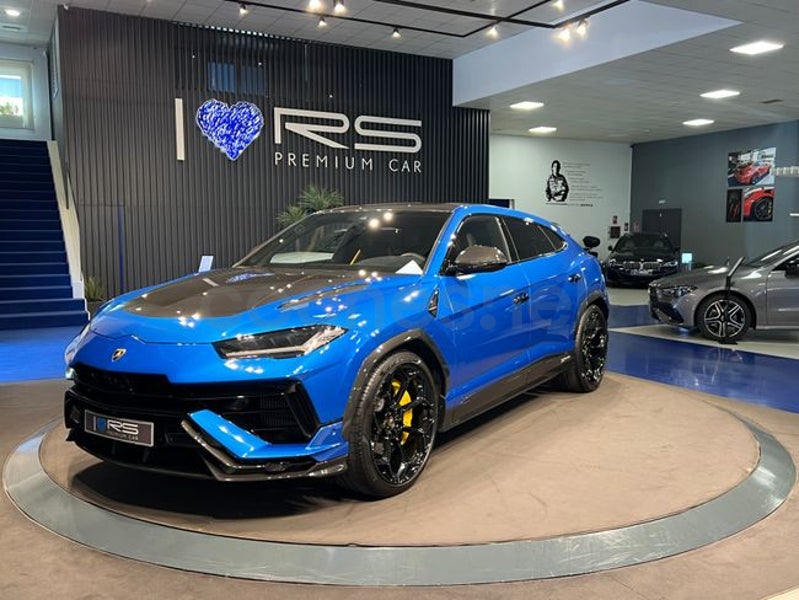 Lamborghini Urus 2023 — photo 2