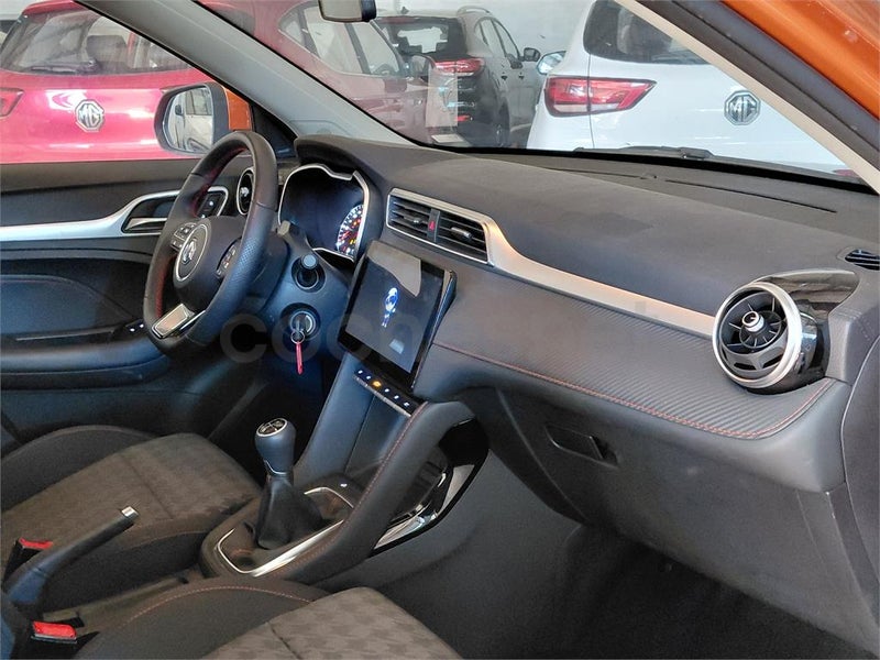 Mg Zs 2025 — photo 5
