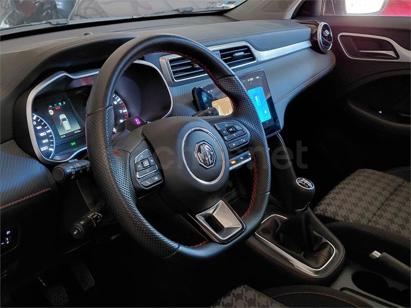 Mg Zs 2025 — photo 6