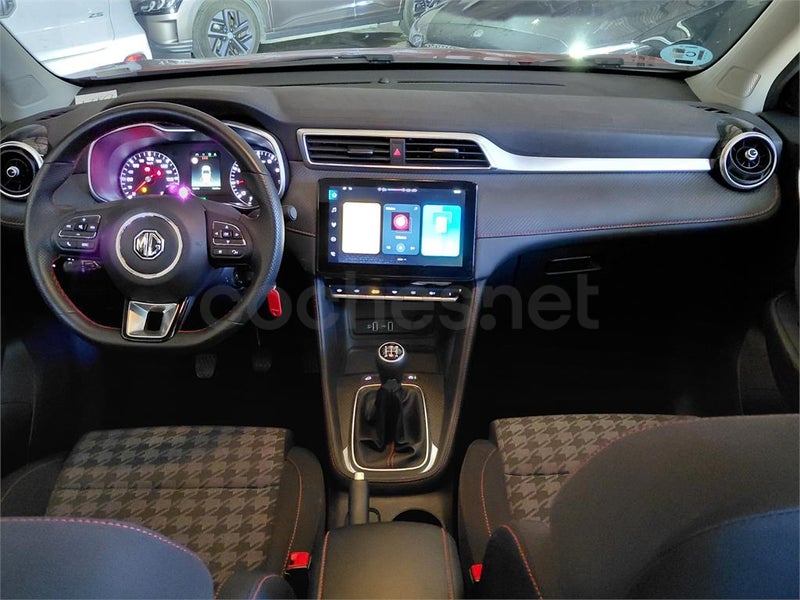 Mg Zs 2025 — photo 8