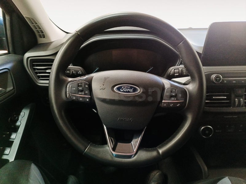 Ford Focus 2022 — photo 8