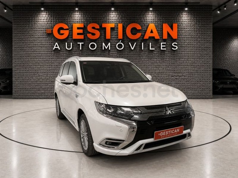 Mitsubishi Outlander 2021 — photo 4