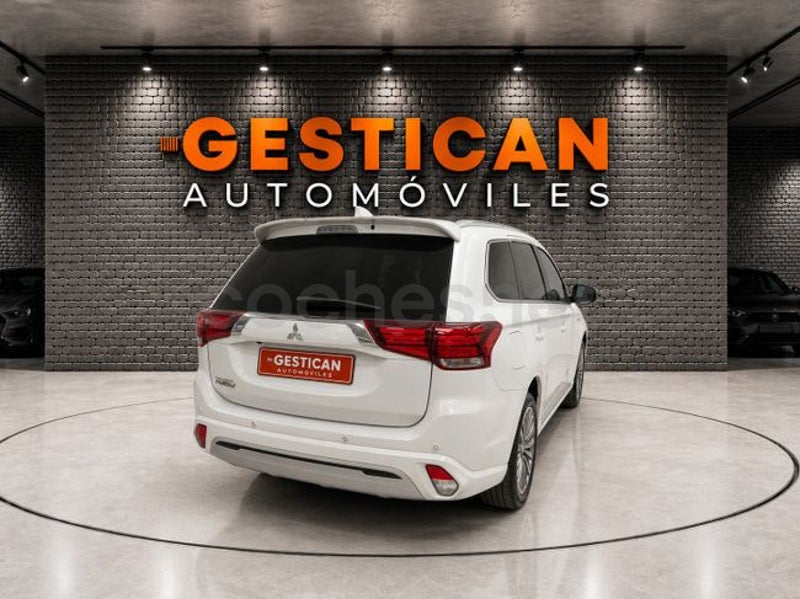 Mitsubishi Outlander 2021 — photo 7