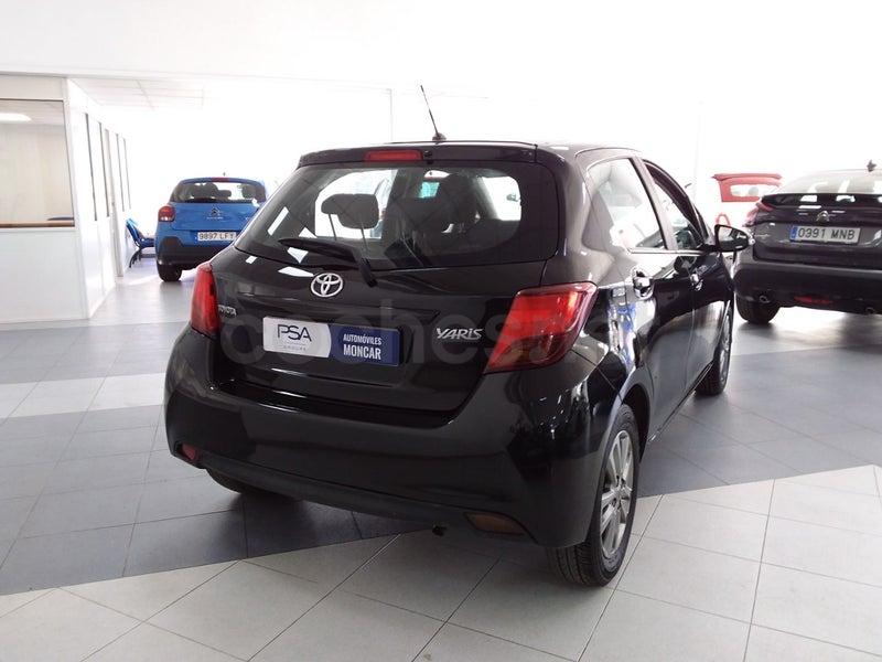 Toyota Yaris 2017 — photo 6