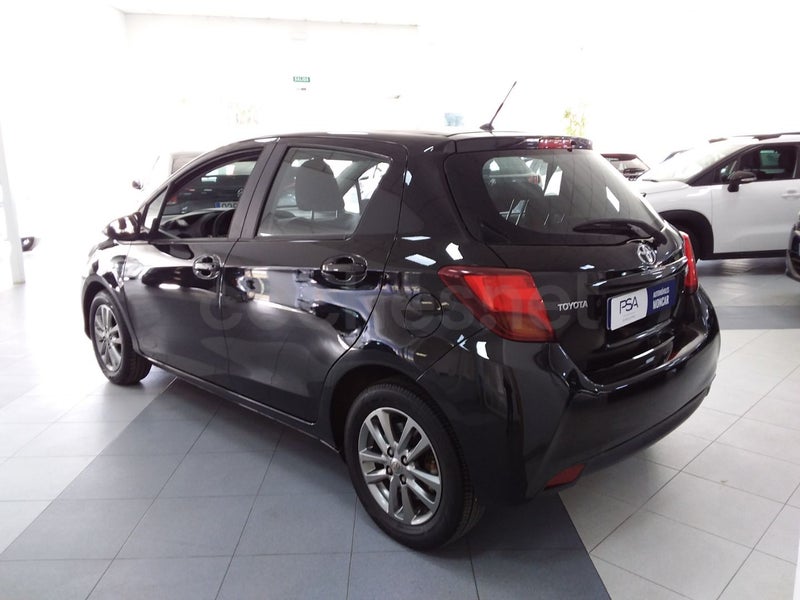Toyota Yaris 2017 — photo 7