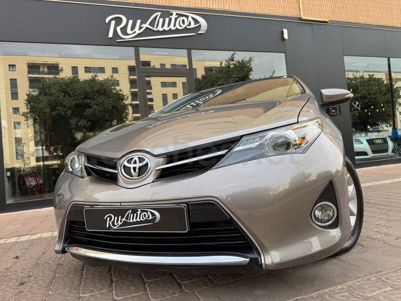 Toyota Auris 2013 — photo 4