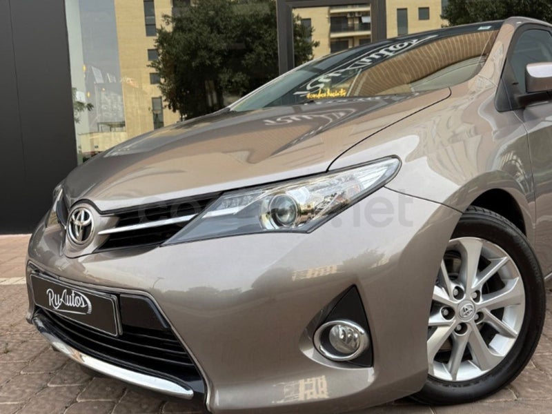 Toyota Auris 2013 — photo 7