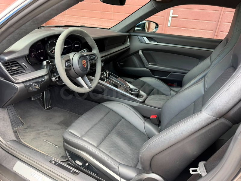 Porsche 911 2024 — photo 8