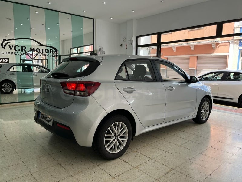Kia Rio 2023 — photo 4