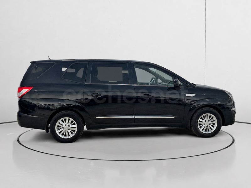 Ssangyong Rodius 2016 — photo 2