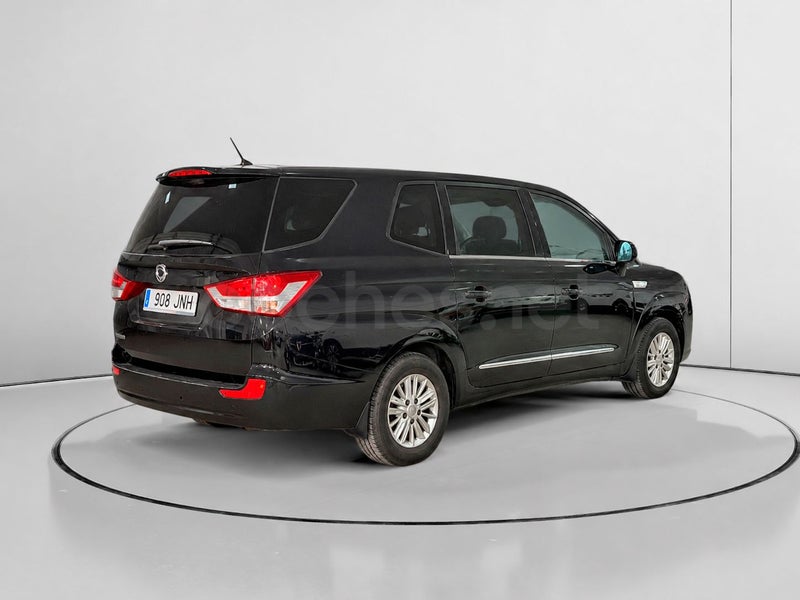 Ssangyong Rodius 2016 — photo 3