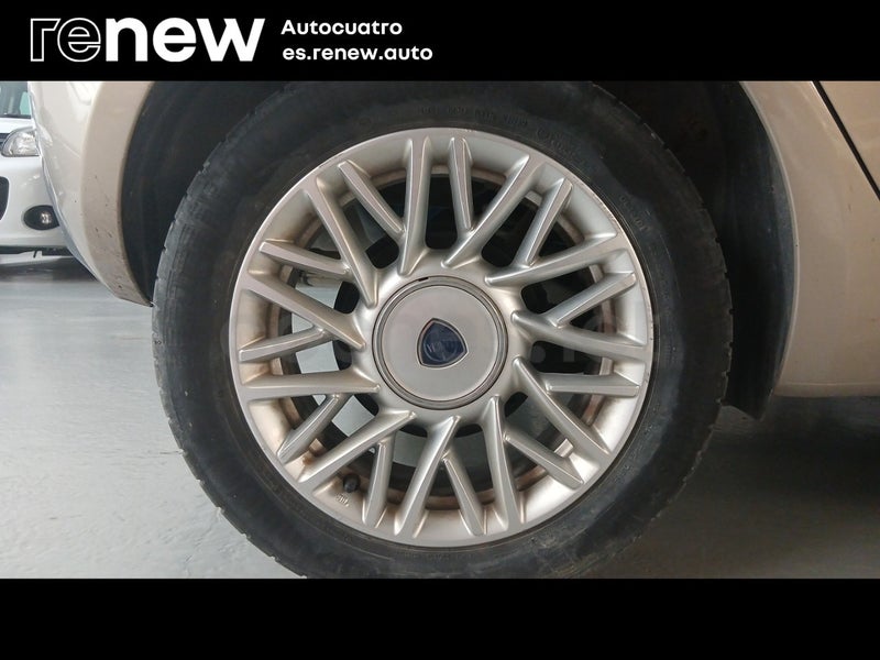 Lancia Ypsilon 2013 — photo 8