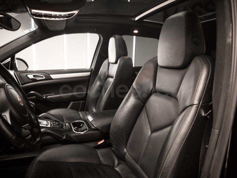 Porsche Cayenne 2013 — photo 2