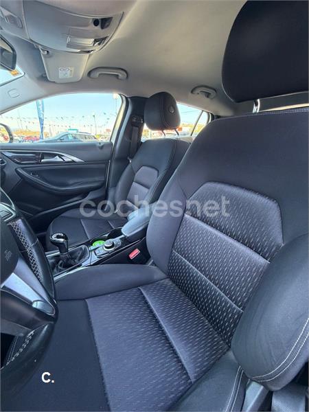 Infiniti Q30 2016 — photo 5