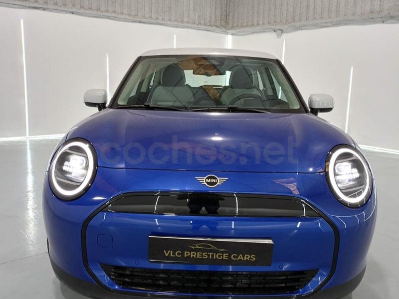 Mini Cooper 2025 — photo 2