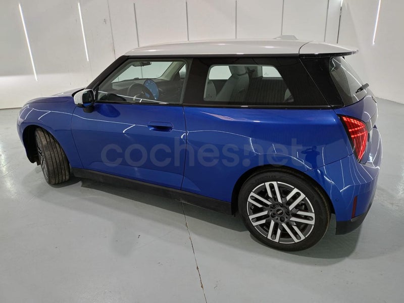 Mini Cooper 2025 — photo 3