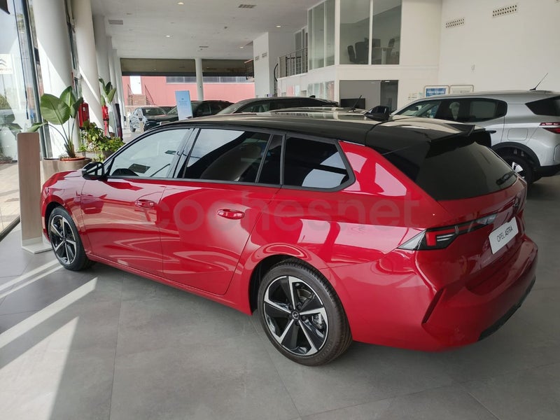Opel Astra 2024 — photo 3
