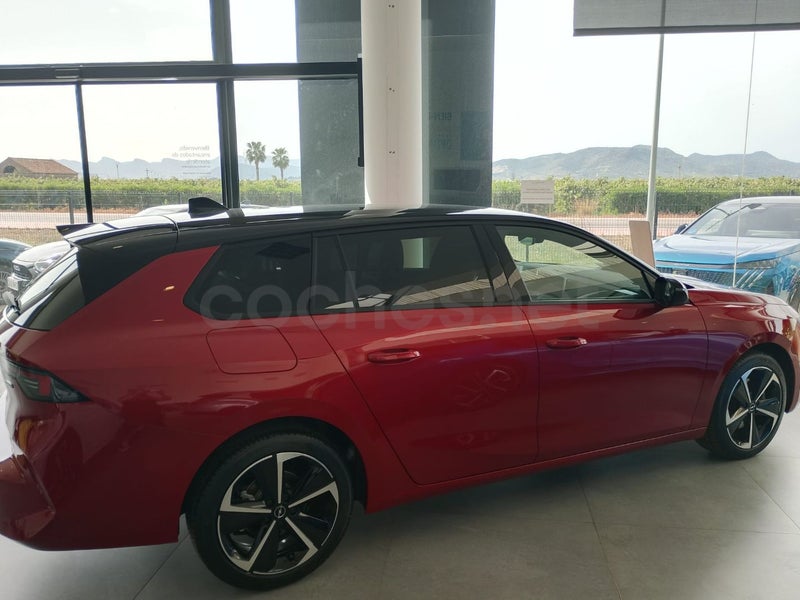 Opel Astra 2024 — photo 4