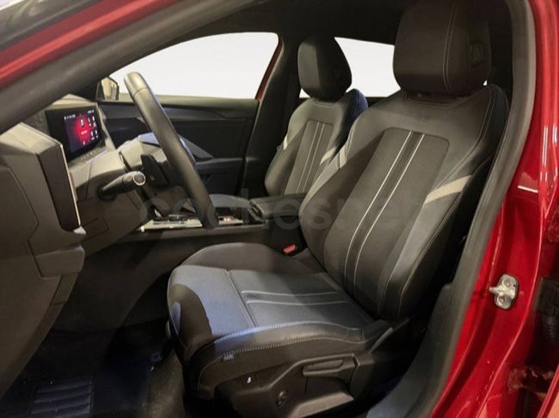 Opel Astra 2024 — photo 8